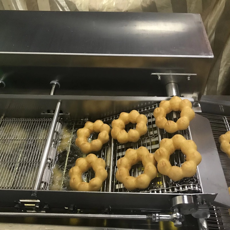 เครื่องทอดโดนัทขนาดเล็กสำหรับใ - Commercial Donut Fryer Electric บทวิจารณ์และราคา
